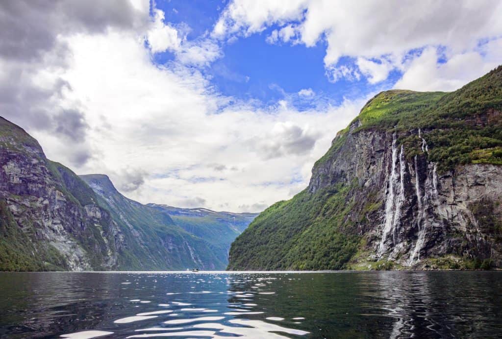 Waterval in de Geirangerfjord in Noorwegen